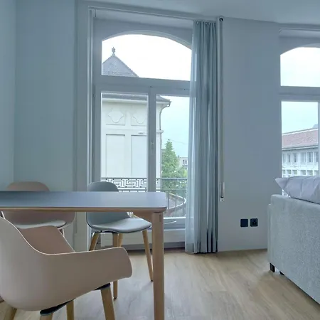 Bank House Deluxe 204 - Griwa Rent